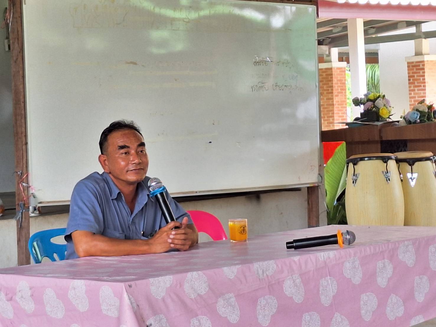 ประชุมหัวหน้าส่วนราชการ ,พนักงานส่วนตำบลและพนักงานจ้าง องค์การบริหารส่วนตำบลช้างให้ตก