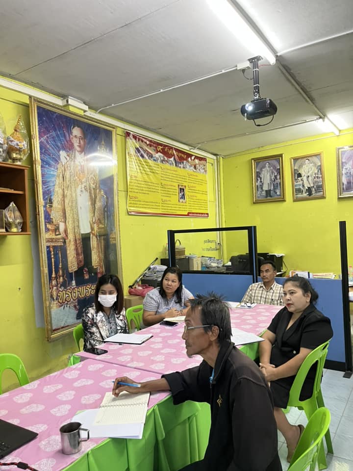 วันศุกร์ ที่ 3 กุมภาพันธ์  2566 เวลา 10.00 น   ณ ห้องประชุมองค์การบริหารส่วนตำบลช้างให้ตก นายณัฐวุฒิ ยินดีจิตต์ นายกองค์การบริหารส่วนตำบลช้างให้ตก น.ส เสาวลักษณ์ ณ สงขลา รองปลัดตำบลช้างให้ตก นายสะการียา หวัง หัวหน้าสำนักปลัด น.ส ธัญญรัตน์ คณานุรักษ์ ผู้อำนวยการกองคลัง และ นางชุติกาญจน์ ยงซ้วน เจ้าพนักงานการเงินและบัญชี ได้ร่วมการประชุมปิดตรวจรายงานการเงินงวดปีงบประมาณ 2565 ขององค์การบริหารส่วนตำบลช้างให้ตก อำเภอโคกโพธิ์ จังหวัดปัตตานี ผ่านระบบประชุมออนไลน์ (Zoom)  #ผลการรับรองเงินแบบไม่มีเงื่อนไข