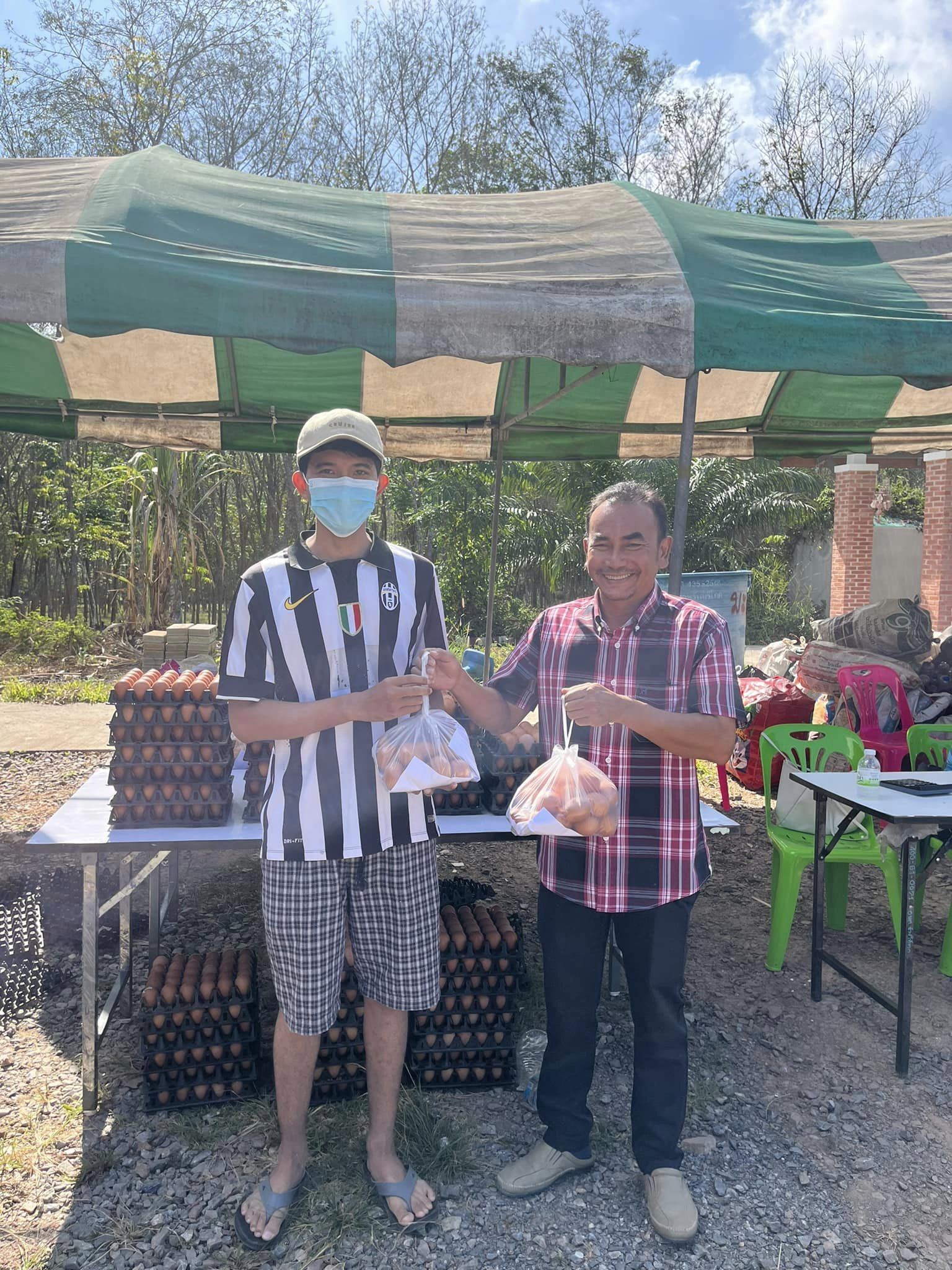 โครงการบริหารจัดการขยะมูลฝอยตำบลช้างให้ตก ประจำปีงบประมาณ ๒๕๖๖ (ขยะแลกไข่) วันที่ ๓๐ มีนาคม ๒๕๖๖ เวลา ๐๙.๐๐-๑๒.๐๐น  ณ อาคารอเนกประสงค์องค์การบริหารส่วนตำบลช้างให้ตก
